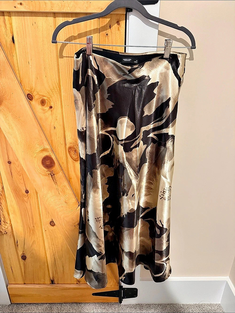 Simply Vera Wang Floral Midi skirt in Black & Brown Size Medium Like New